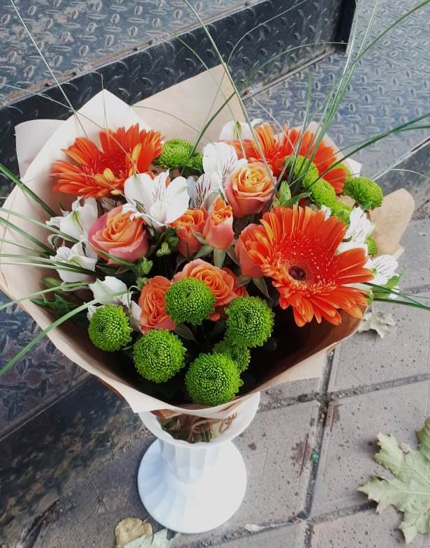 Букет цветов из: Герберы, Хризантемы, Альстромерии и Розы в Сколково