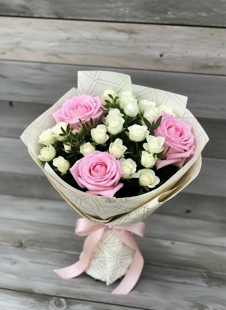 Букет цветов из: Розы в Сколково