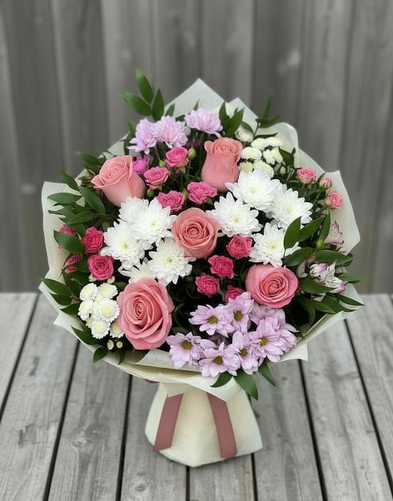 Букет цветов из: Альстромерии, Гвоздики, Розы и Хризантемы в Сколково