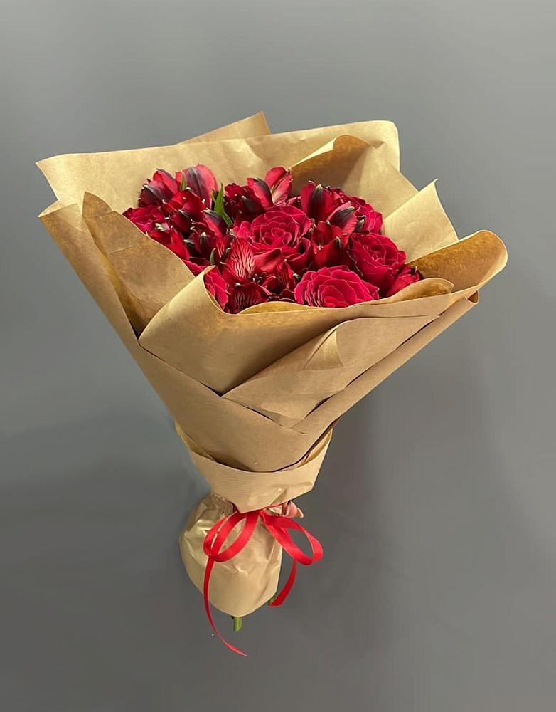 Букет цветов из: Альстромерии и Розы в Сколково