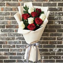 Букет цветов из:  Розы в Сколково