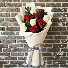 Букет цветов из:  Розы в Сколково
