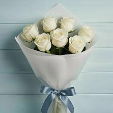 Букет 7 Белых роз Эдлесс Лав в Сколково