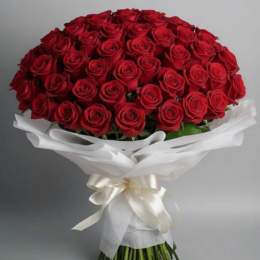 Букет 101 Красная роза Блэк Мэджик в Сколково