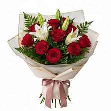 Букет цветов из:  Лилии и Розы в Сколково