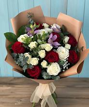 Букет цветов из:  Розы и Альстромерии в Сколково