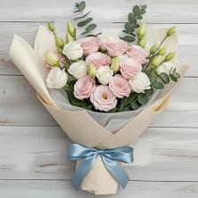 Букет цветов из:  Лизиантусы в Сколково