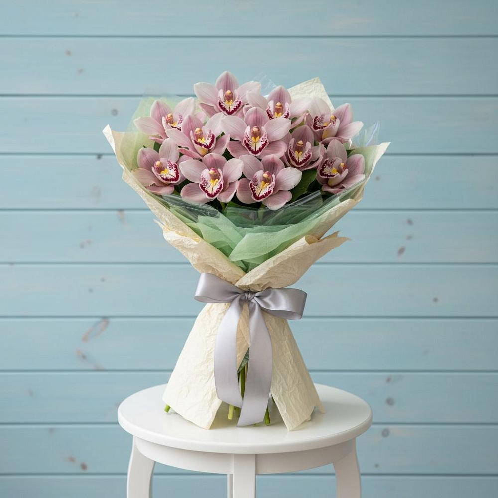 Букет цветов из: Орхидеи и Розы в Сколково