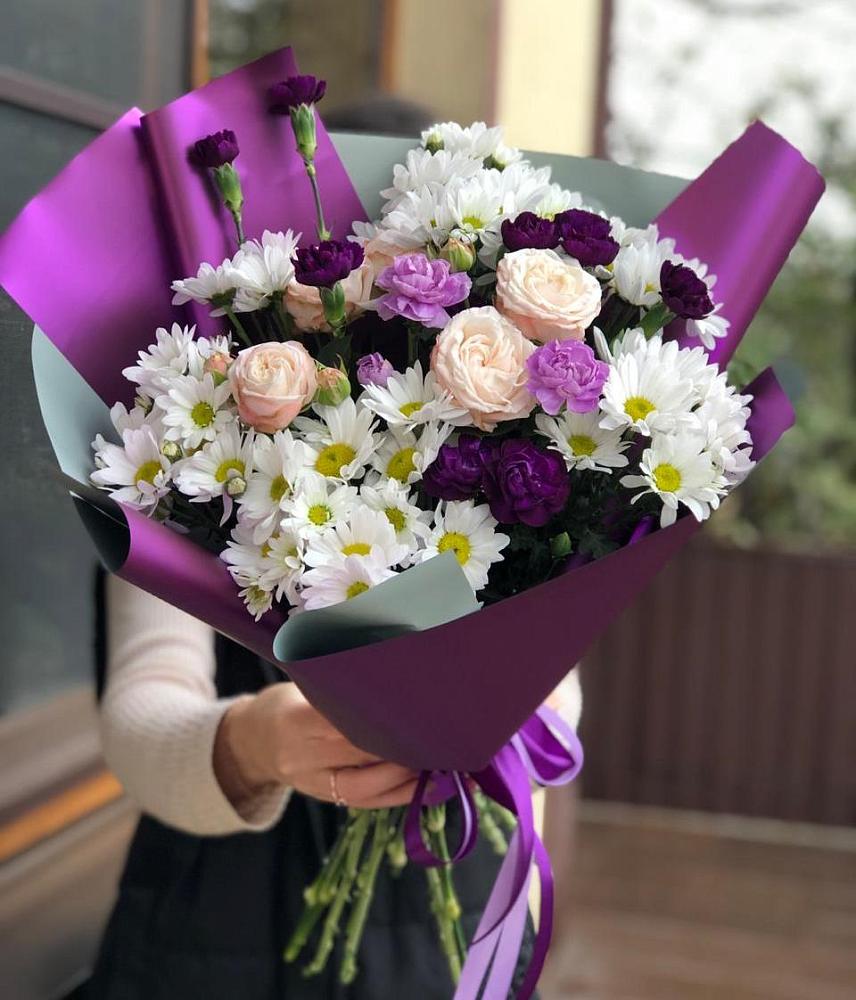 Букет цветов из: Хризантемы, Гвоздики и Розы в Сколково