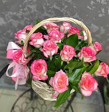 Цветочная композиция из Розы в корзине в Сколково