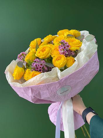Букет Кустовые желтые розы в Сколково