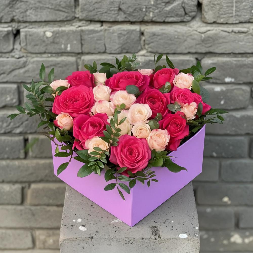 Цветочная композиция из Розы в коробке в Сколково