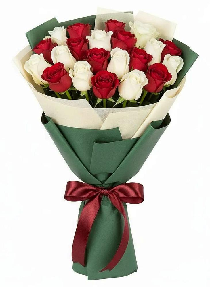 Букет Микс из красных и белых роз в Сколково
