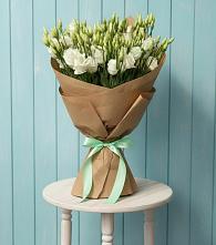 Букет цветов из:  Лизиантусы в Сколково