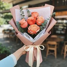 Букет цветов из:  Розы в Сколково