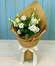 Букет цветов из:  Хризантемы и Лизиантусы #REPLACE_PRED# Сколково