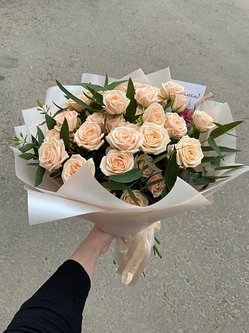 Букет Кремовые розы Латте в Сколково
