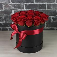 Цветочная композиция из Розы в шляпной коробке в Сколково