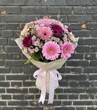 Букет цветов из:  Герберы и Хризантемы в Сколково