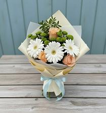 Букет цветов из:  Герберы, Розы и Хризантемы в Сколково