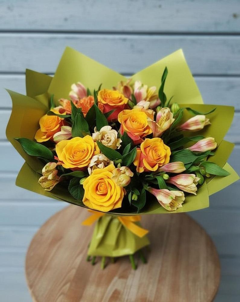 Букет цветов из: Альстромерии и Розы в Сколково
