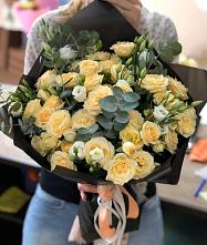 Букет цветов из:  Розы и Лизиантусы в Сколково