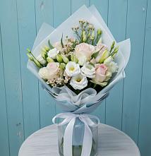 Букет цветов из:  Розы и Лизиантусы в Сколково