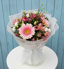 Букет цветов из:  Герберы, Альстромерии и Лизиантусы в Сколково