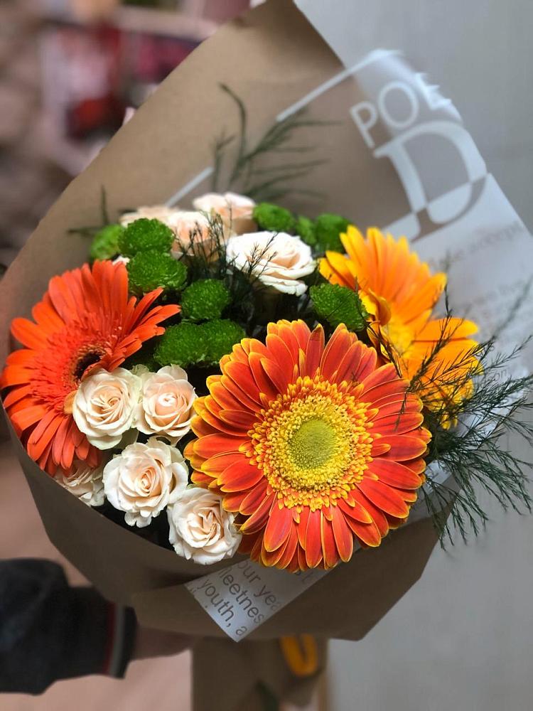 Букет цветов из: Герберы, Хризантемы и Розы в Сколково