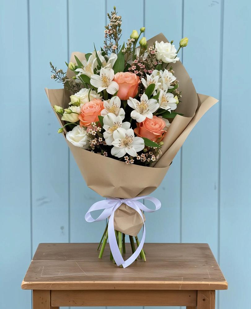 Букет цветов из: Альстромерии, Лизиантусы, Розы и Хризантемы в Сколково