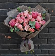 Букет цветов из:  Розы в Сколково