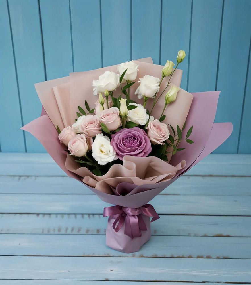 Букет цветов из: Розы и Лизиантусы в Сколково