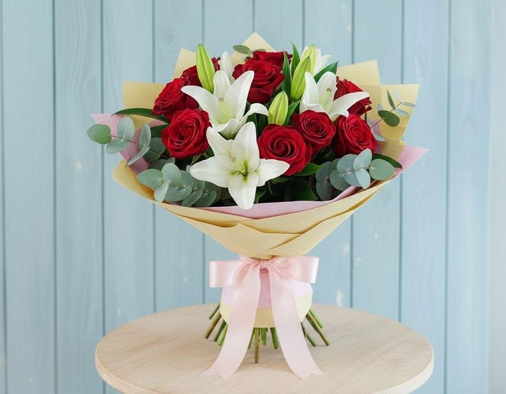 Букет цветов из: Лилии и Розы в Сколково